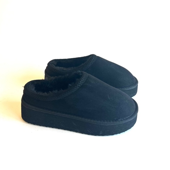 New Shoe Dazzle Black Suede Faux Fur Lining Slippers size 7 - Picture 1 of 11